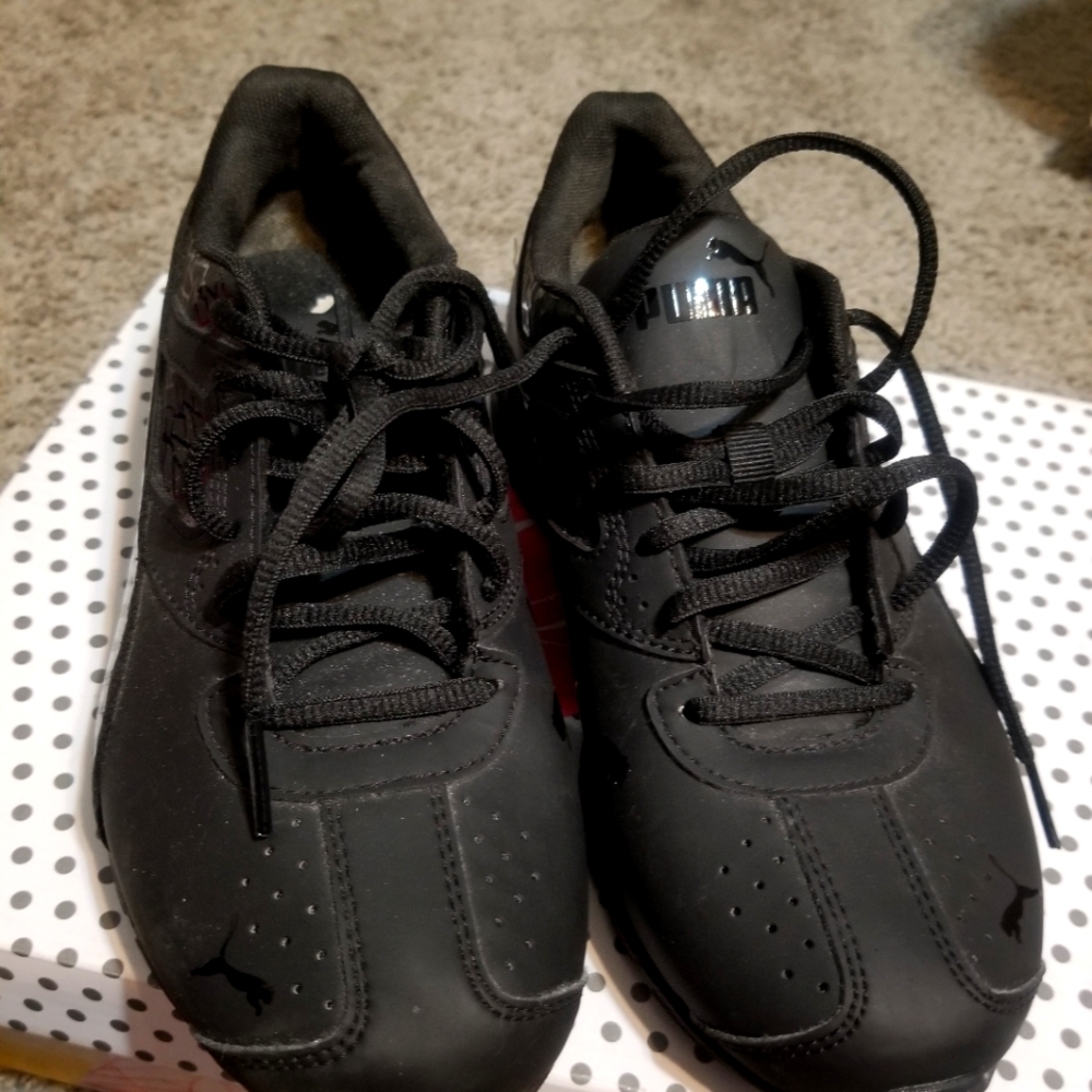 Black Puma shoe